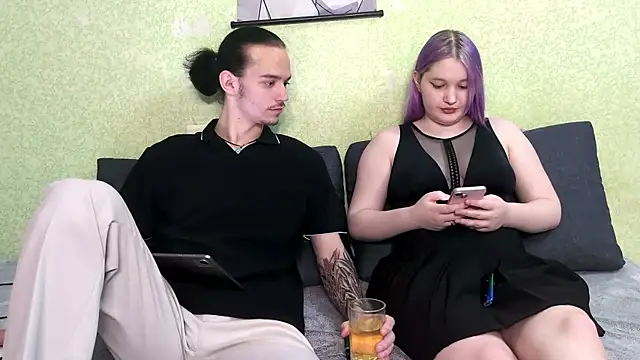 Snapshot of Chris_and_leo chatting on June 7, 2026, 5:07 pm Chris and leo online show from June 7, 2026, 5:07 pm