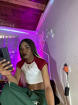 violeta E  online show from July 12, 2026, 6:20 pm