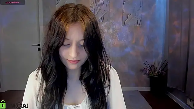 Tracey Gill online show from June 7, 2026, 9:25 am