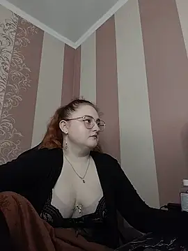 FoxyFlameX online show from June 10, 2026, 7:53 am