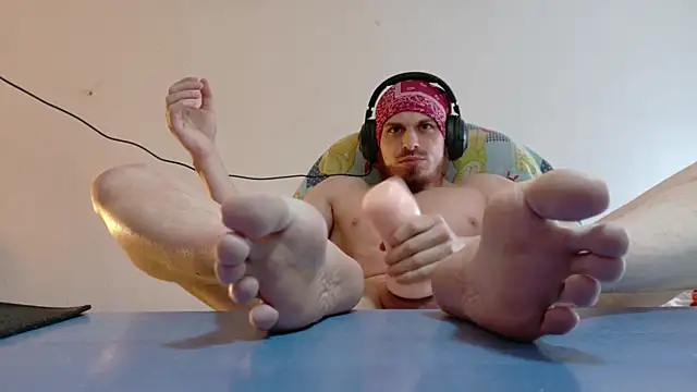 BAREFOOTSOLE99 online show from May 11, 2026, 1:01 pm