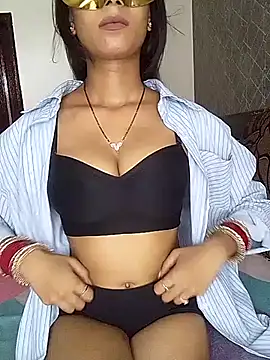 Snapshot of sexy_manvi25 chatting on July 13, 2026, 5:18 am sexy manvi25 online show from July 13, 2026, 5:18 am