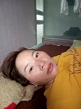 Cumhots111 online show from June 17, 2026, 4:12 am