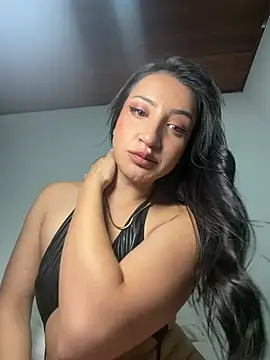 Charlottee01- online show from July 16, 2026, 8:39 pm