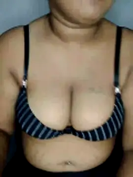 Snapshot of Rishwana77 chatting on June 1, 2026, 6:40 pm Rishwana77 online show from June 1, 2026, 6:40 pm