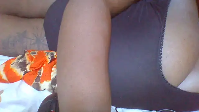 Snapshot of BigChocoTities_ chatting on May 27, 2026, 12:23 pm BigChocoTities online show from May 27, 2026, 12:23 pm