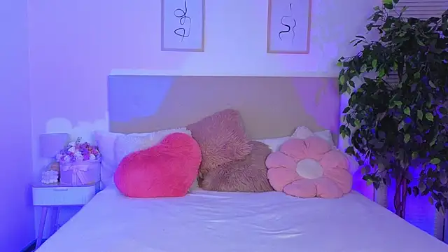 Littledoll1 online show from June 7, 2026, 9:09 pm