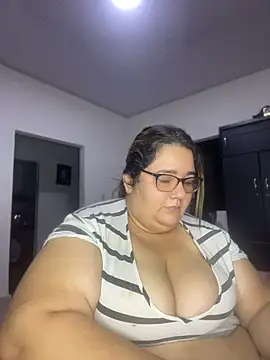 Snapshot of marianacooper1234 chatting on July 9, 2026, 4:24 am marianacooper1234 online show from July 9, 2026, 4:24 am
