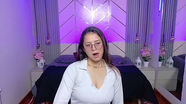 Sofysoul online show from June 19, 2026, 8:03 pm