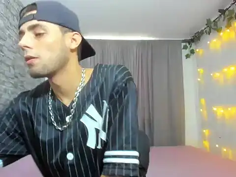 AlexBunny  online show from May 18, 2026, 7:51 pm