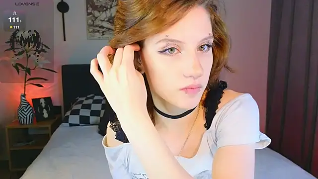 Snapshot of vampi_queen chatting on July 18, 2026, 7:33 pm vampi queen online show from July 18, 2026, 7:33 pm