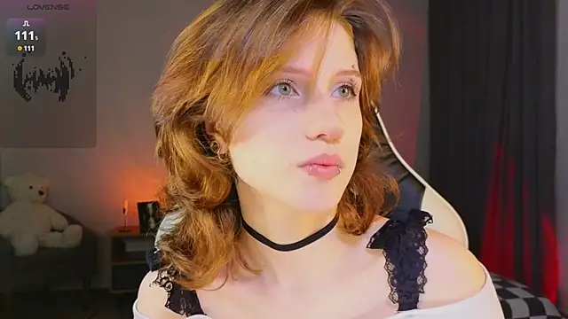 Snapshot of vampi_queen chatting on July 24, 2026, 9:44 pm vampi queen online show from July 24, 2026, 9:44 pm