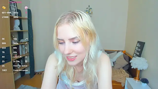 Snapshot of LaynePingitore chatting on July 10, 2026, 6:46 am LaynePingitore online show from July 10, 2026, 6:46 am