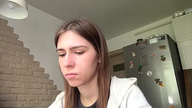 ZaraGuyette online show from June 2, 2026, 5:07 am