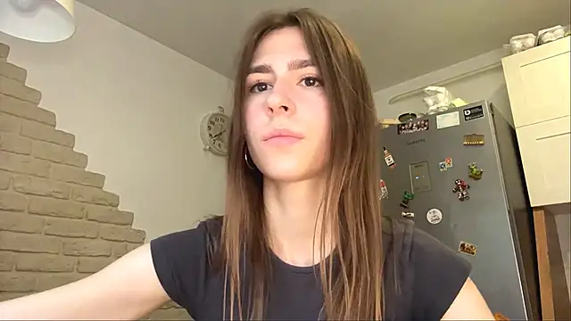 ZaraGuyette online show from June 19, 2026, 5:13 am