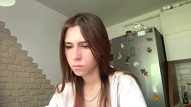 ZaraGuyette online show from June 4, 2026, 7:46 am
