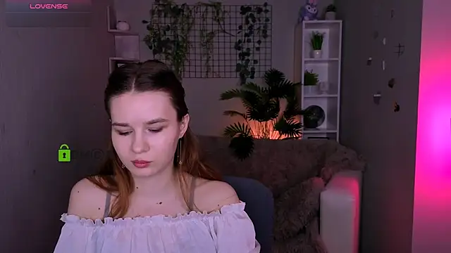 angie foxy1 online show from June 11, 2026, 7:11 pm
