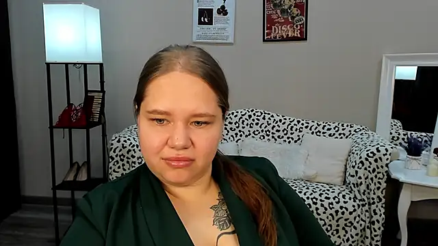 DianaKristol online show from May 17, 2026, 5:29 am