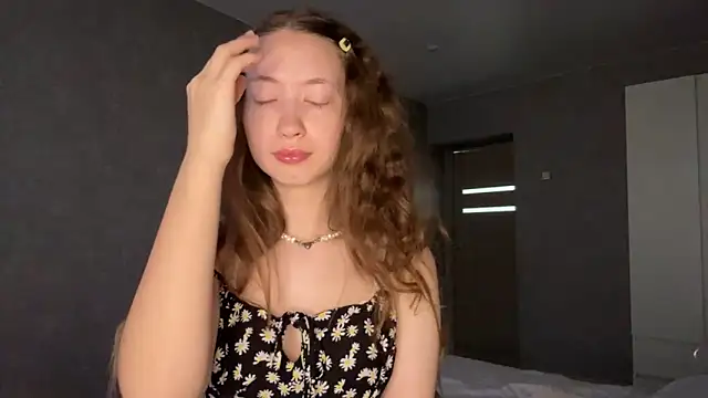 Emily Mur  online show from May 21, 2026, 5:05 am