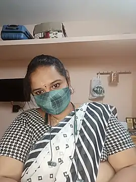 Snapshot of pirainilla chatting on July 5, 2026, 5:20 pm pirainilla online show from July 5, 2026, 5:20 pm