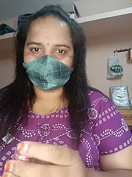 Snapshot of pirainilla chatting on July 12, 2026, 5:25 pm pirainilla online show from July 12, 2026, 5:25 pm
