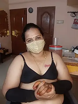 Snapshot of pirainilla chatting on May 30, 2026, 6:02 pm pirainilla online show from May 30, 2026, 6:02 pm