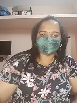 Snapshot of pirainilla chatting on July 11, 2026, 5:02 pm pirainilla online show from July 11, 2026, 5:02 pm