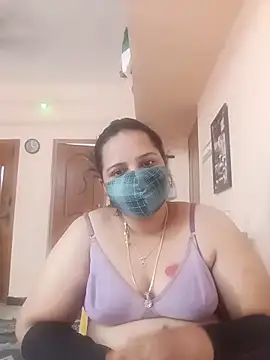 Snapshot of pirainilla chatting on June 7, 2026, 10:31 am pirainilla online show from June 7, 2026, 10:31 am