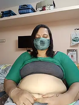 Snapshot of pirainilla chatting on July 28, 2026, 6:20 pm pirainilla online show from July 28, 2026, 6:20 pm