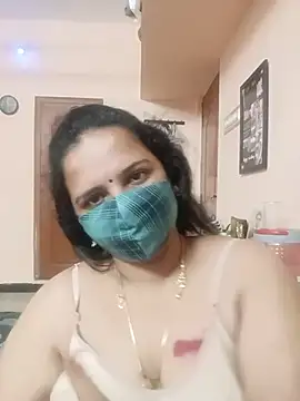 Snapshot of pirainilla chatting on June 4, 2026, 5:45 am pirainilla online show from June 4, 2026, 5:45 am