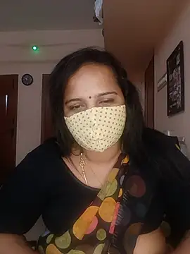 Snapshot of pirainilla chatting on June 11, 2026, 5:21 pm pirainilla online show from June 11, 2026, 5:21 pm