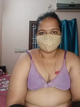 Snapshot of pirainilla chatting on June 6, 2026, 5:40 pm pirainilla online show from June 6, 2026, 5:40 pm