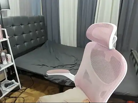 XTsUncutMargauxX online show from June 19, 2026, 7:20 pm