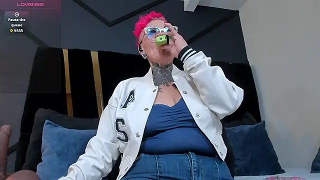 mistress sandy online show from June 4, 2026, 9:52 pm