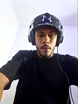 boyzac  online show from June 3, 2026, 12:55 am