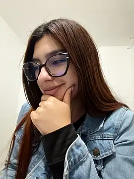 cutetemari online show from June 12, 2026, 2:20 am