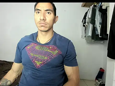 aquiles04 online show from May 29, 2026, 1:39 pm