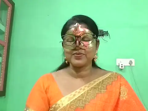 Snapshot of Kavya17 chatting on June 12, 2026, 5:32 pm Kavya17 online show from June 12, 2026, 5:32 pm