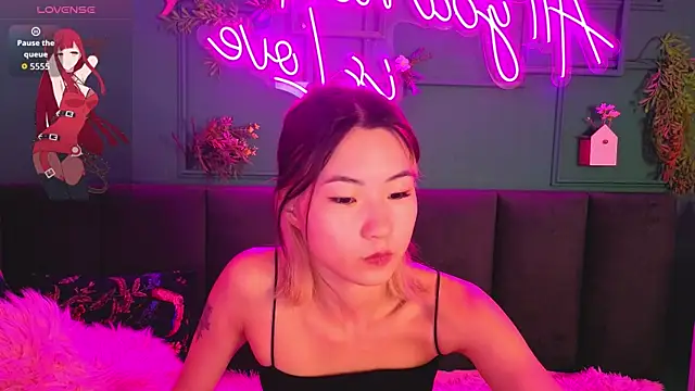 Snapshot of Runi_Asian chatting on July 15, 2026, 1:23 am Runi Asian online show from July 15, 2026, 1:23 am