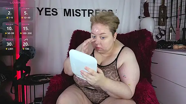 mistress molly online show from June 18, 2026, 5:39 am