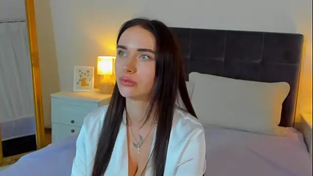 KellyWhites online show from June 30, 2026, 5:40 am