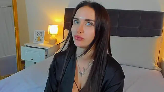 KellyWhites online show from June 21, 2026, 6:41 am