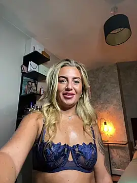 Snapshot of CharlottemilfUKx chatting on May 29, 2026, 11:33 pm CharlottemilfUKx online show from May 29, 2026, 11:33 pm