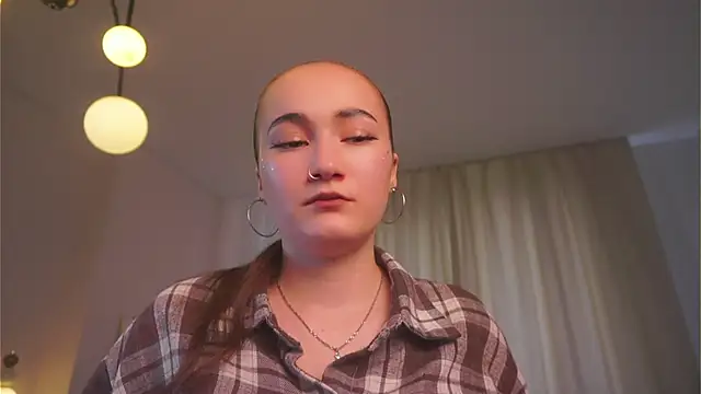 ChanellMinacci online show from May 27, 2026, 7:38 am
