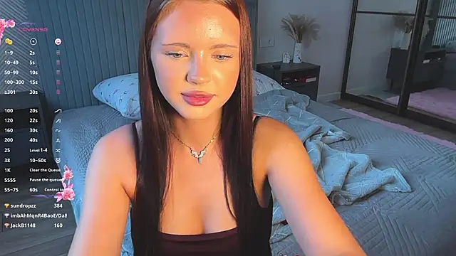 Snapshot of aminaliven chatting on June 19, 2026, 4:02 pm aminaliven online show from June 19, 2026, 4:02 pm