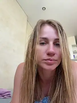 Snapshot of AnnaMist_ chatting on July 15, 2026, 12:23 pm AnnaMist online show from July 15, 2026, 12:23 pm