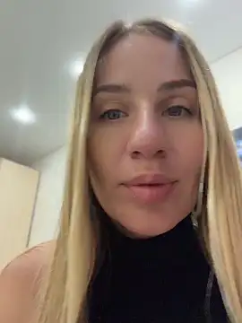 Snapshot of AnnaMist_ chatting on June 28, 2026, 5:52 pm AnnaMist online show from June 28, 2026, 5:52 pm