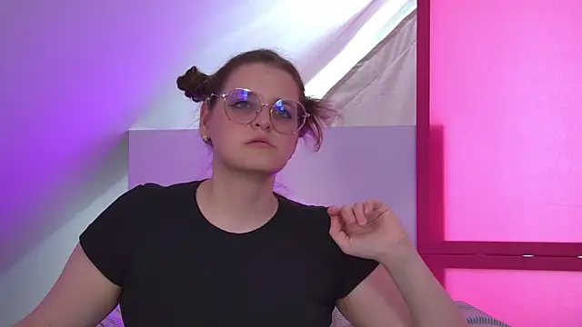 AlexaAvery online show from June 3, 2026, 2:33 pm