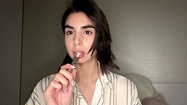 JessiaRuezga online show from May 21, 2026, 12:24 pm