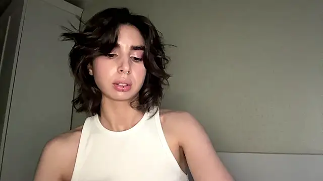 JessiaRuezga online show from June 1, 2026, 11:54 am